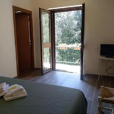 Room In Bb - Bb Il Leccio , Umbria בית הארחה